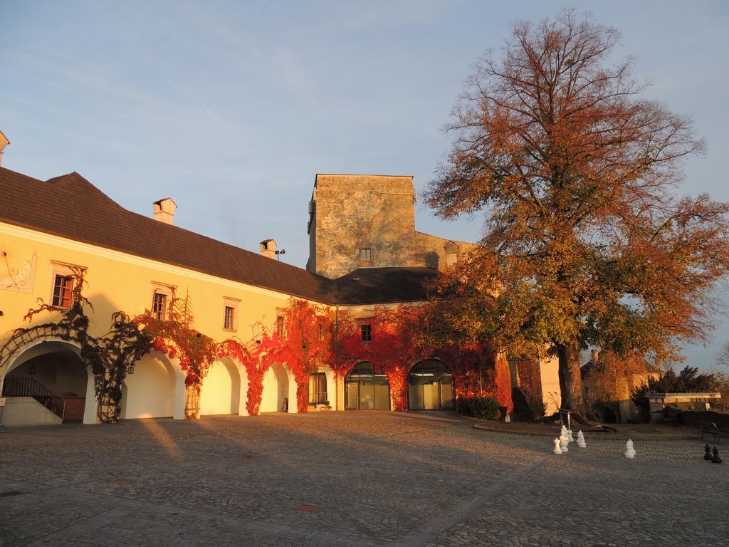 Kirchenwirt Inn Kreuzen  Exterior photo