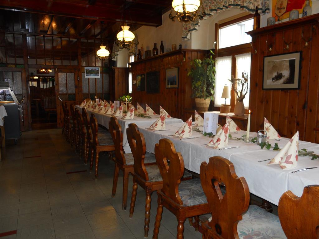 Kirchenwirt Inn Kreuzen  Exterior photo